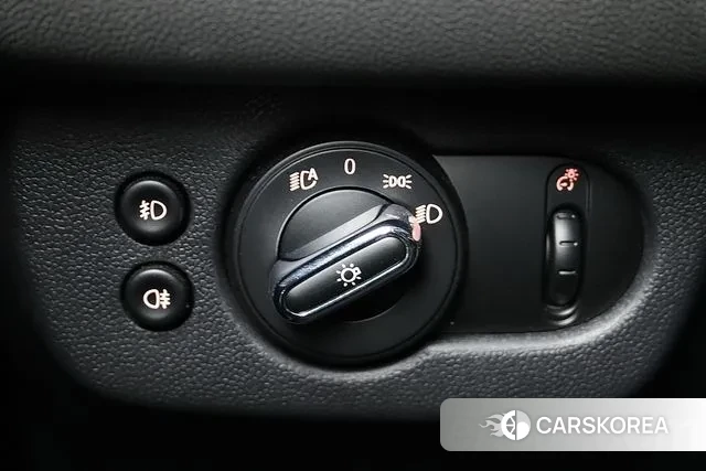 Mini Cooper Clubman 2023 Серебристо-серый из Кореи, фото 2