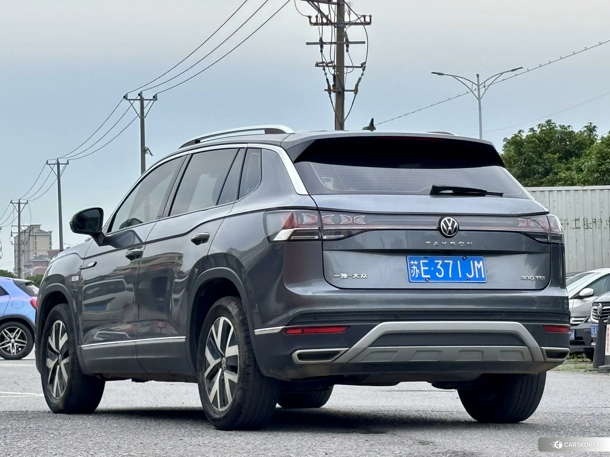 Volkswagen Tanyue 2023 Темно-серый из Китая, фото 2