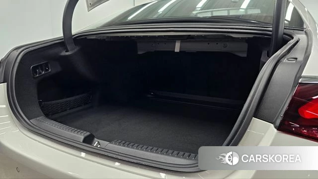 Mercedes-Benz E-Class W214 2024 Белый из Кореи, фото 2