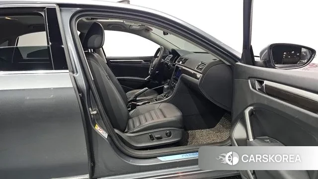 Volkswagen The New Passat 2018 Серый из Кореи, фото 2