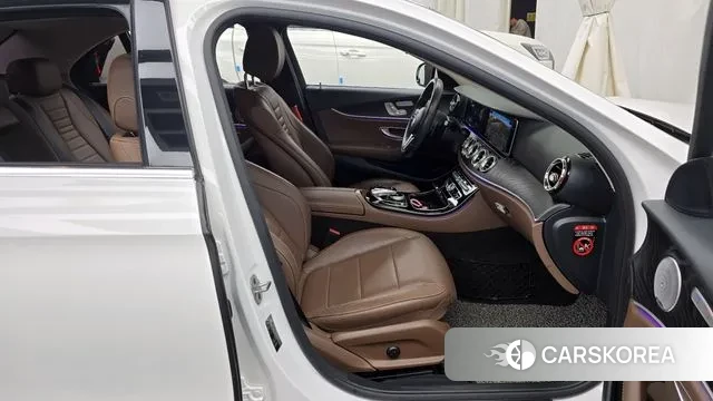 Mercedes-Benz E-Class W213 2018 Белый из Кореи, фото 2