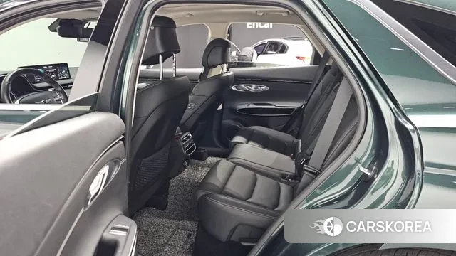 Genesis GV70 2022 Темно-зеленый из Кореи, фото 2