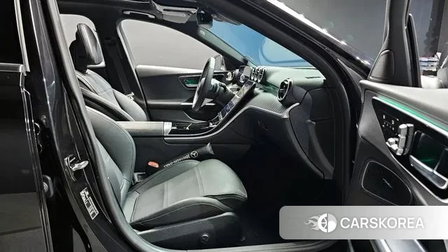 Mercedes-Benz C-Class W206 2024 Черный из Кореи, фото 2