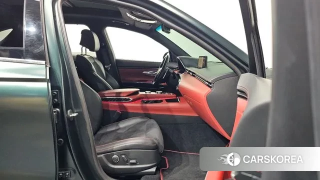 Genesis GV70 2021 Темно-зеленый из Кореи, фото 2