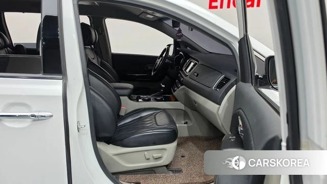 Kia The New Carnival 2019 Белый из Кореи, фото 2