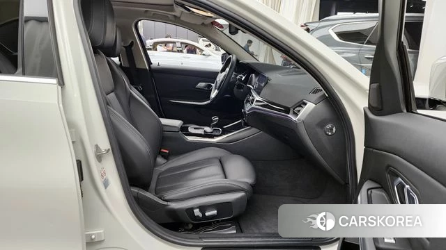 BMW 3 Series (G20) 2022 Белый из Кореи, фото 2
