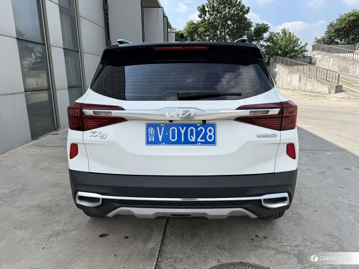 Kia KX3 2022 Белый из Китая, фото 2