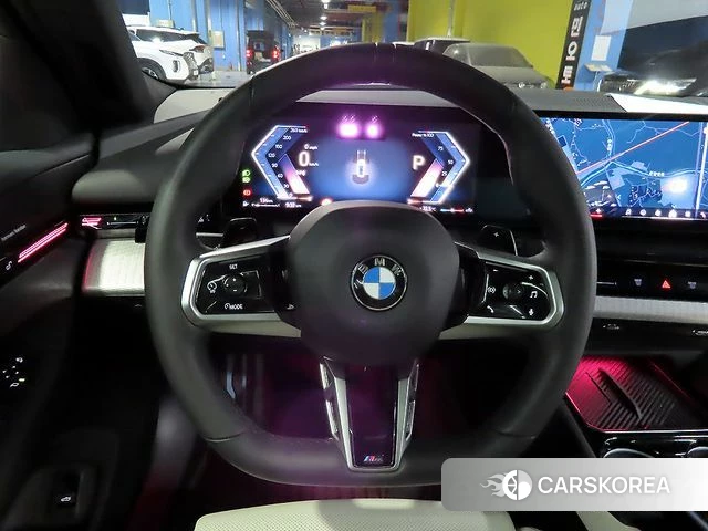 BMW 5 Series (G60) 2024 Белый из Кореи, фото 2