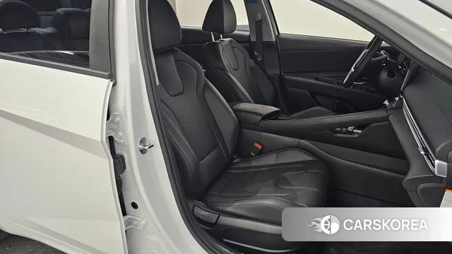 Hyundai The New Avante Hybrid (CN7) 2025 Белый из Кореи, фото 2