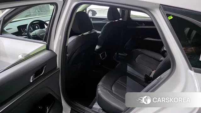 Kia The New K5 3rd generation 2023 Белый из Кореи, фото 2