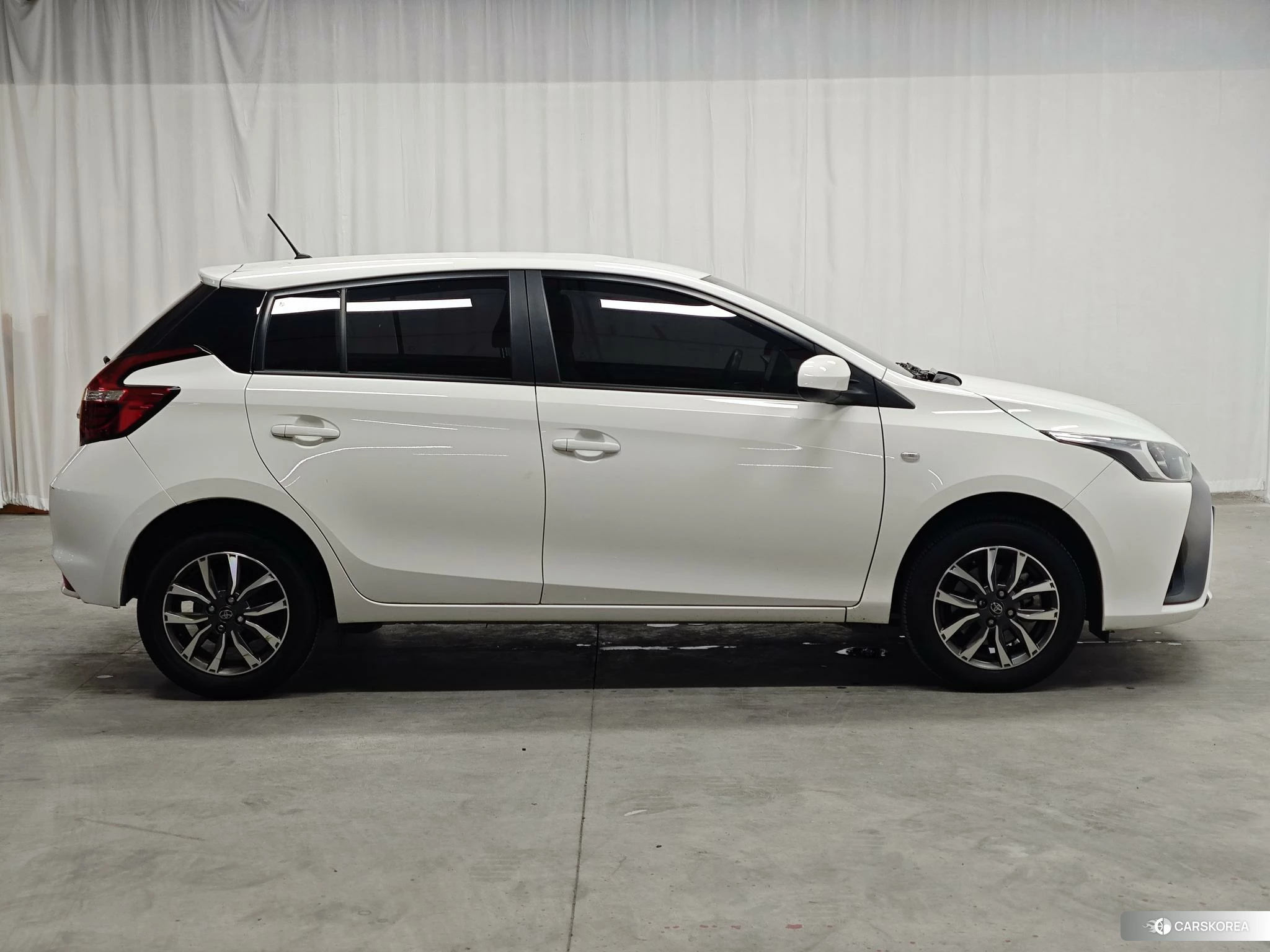 Toyota YARIS L Zhixuan 2021 Белый из Китая, фото 2