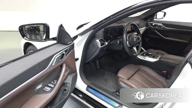 BMW 4 Series (G22) 2024 Белый из Кореи, фото 2