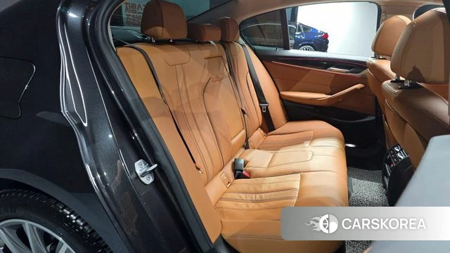 BMW 5 Series (G30) 2019 Серый из Кореи, фото 2