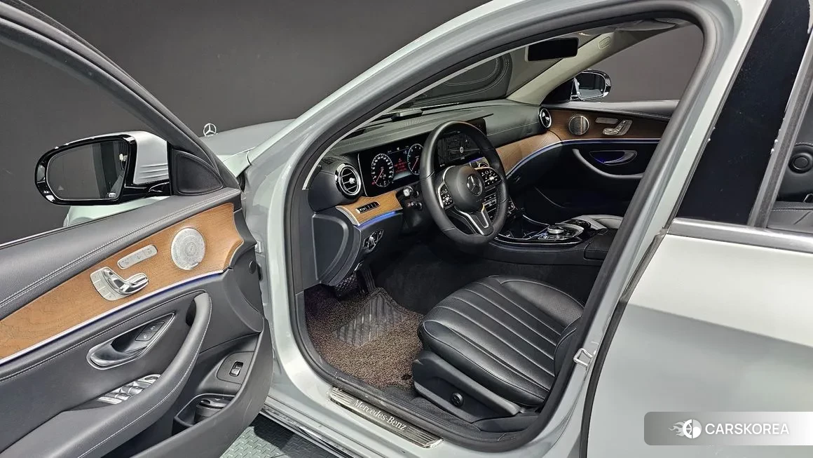 Mercedes-Benz E-Class W213 2019 Серебристо-серый из Кореи, фото 2