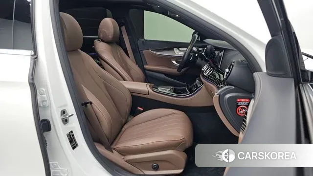 Mercedes-Benz E-Class W213 2021 Белый из Кореи, фото 2