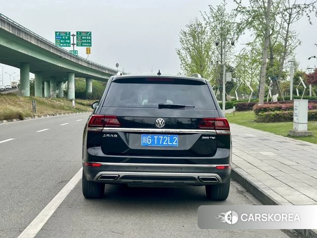 Volkswagen Tourang 2021 Черный из Китая, фото 2