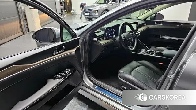 Kia K5 3rd generation 2022 Серебристо-серый из Кореи, фото 2