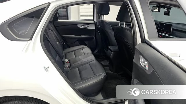 Kia The New K3 2nd generation 2022 Белый из Кореи, фото 2