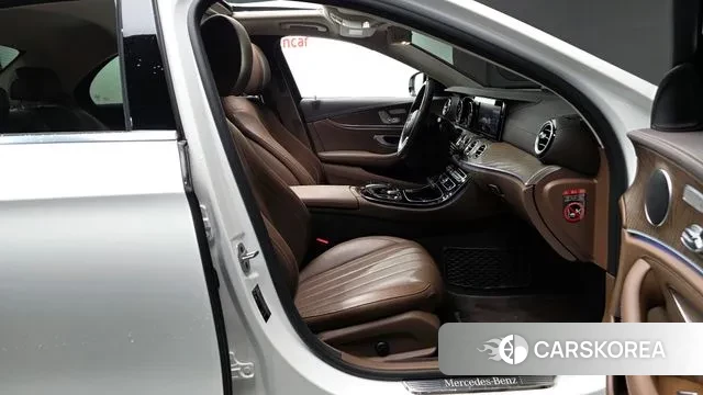 Mercedes-Benz E-Class W213 2019 Белый из Кореи, фото 2