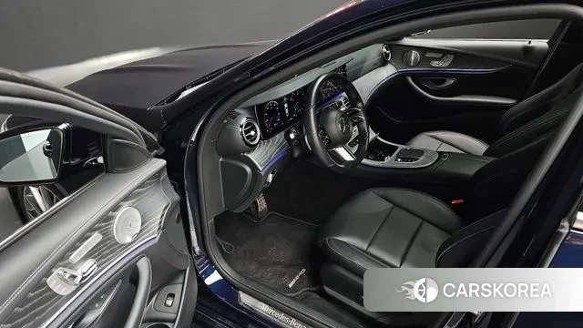 Mercedes-Benz E-Class W213 2021 Синий из Кореи, фото 2