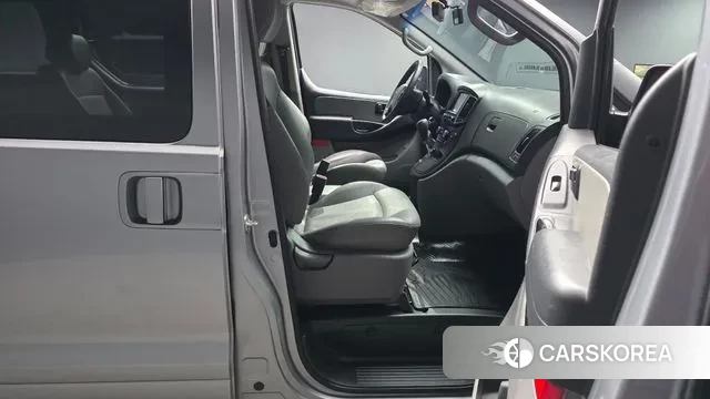 Hyundai The New Grand Starex 2018 Серебристо-серый из Кореи, фото 2