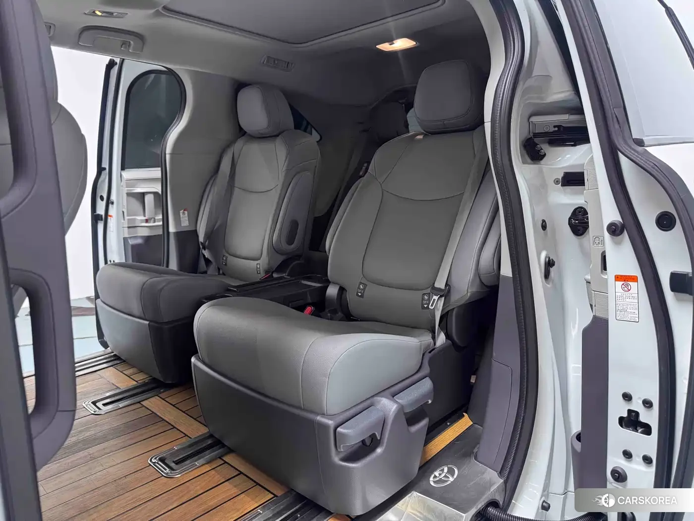 Toyota Grevia 2024 Белый из Китая, фото 2