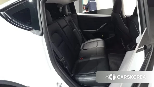 Tesla Model Y 2023 Белый из Кореи, фото 2