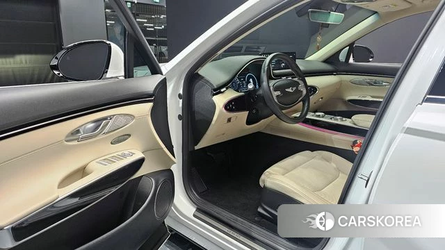 Genesis GV70 2023 Белый из Кореи, фото 2