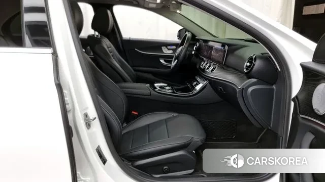 Mercedes-Benz E-Class W213 2020 Белый из Кореи, фото 2