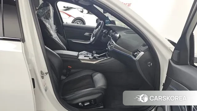 BMW 3 Series (G20) 2020 Белый из Кореи, фото 2