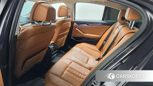 BMW 5 Series (G30) 2020 Серый из Кореи, фото 2