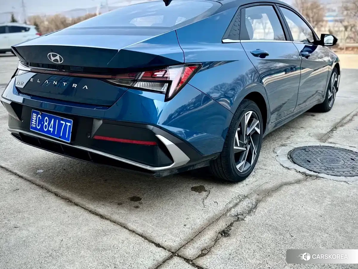 Hyundai Elantra 2023 Синий из Китая, фото 2