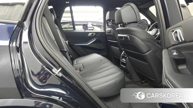 BMW X5 (G05) 2023 Черный из Кореи, фото 2