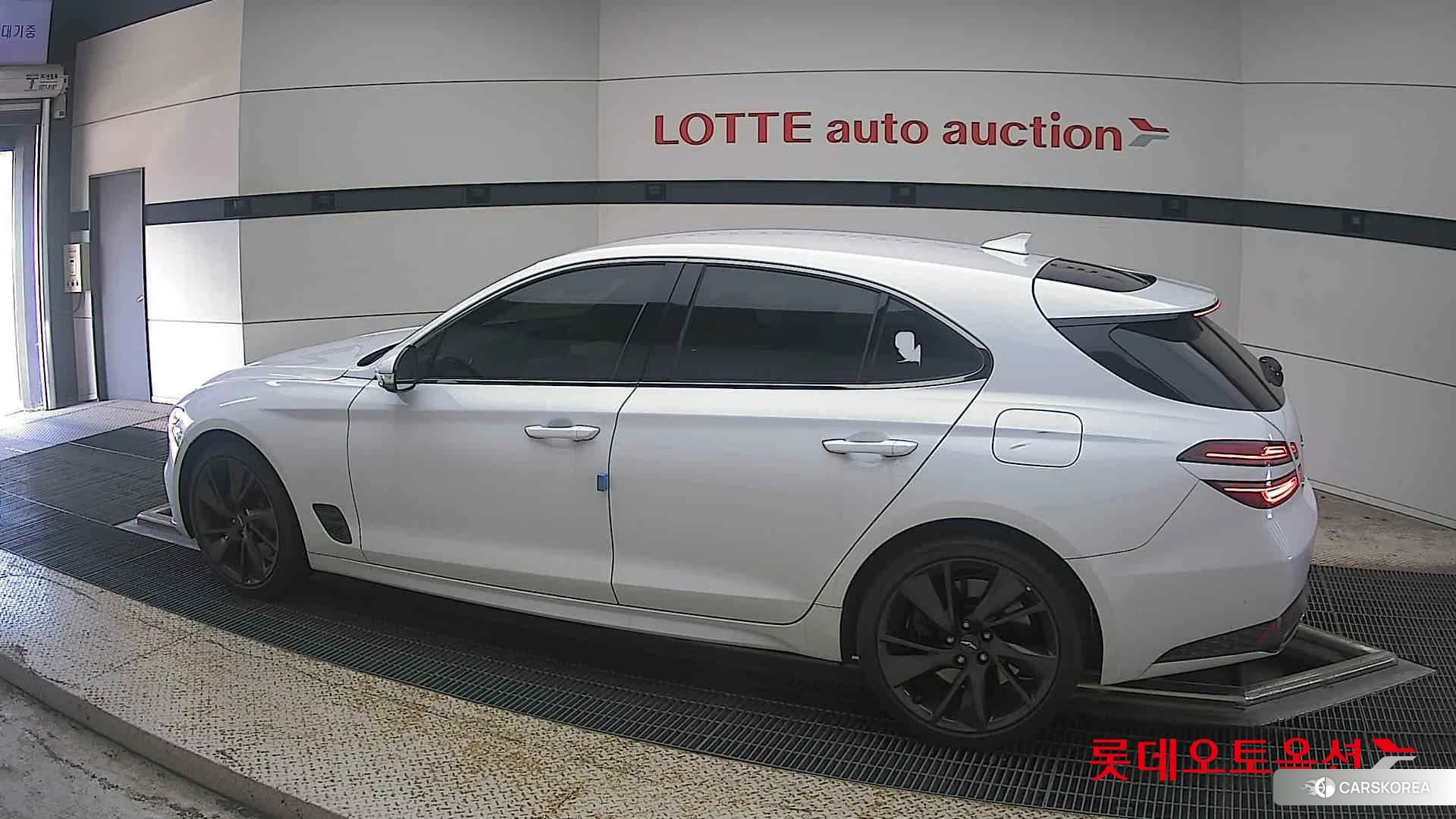 Hyundai G70 SHOOTING BRAKE 2023 Uyuni White из Кореи, фото 2