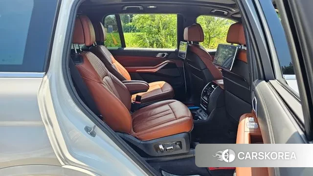 BMW X7 (G07) 2022 Белый из Кореи, фото 2