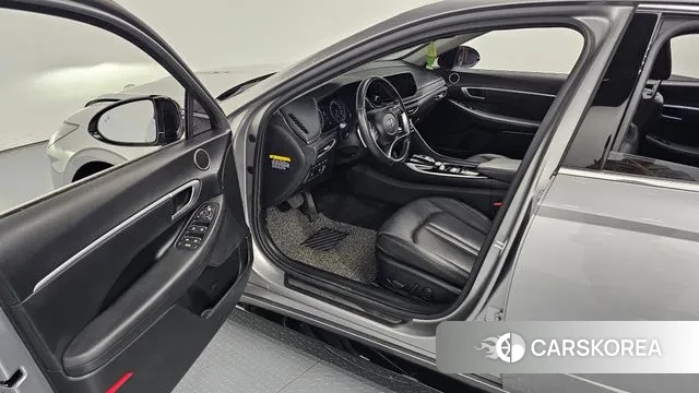 Hyundai Sonata (DN8) 2019 Серебристо-серый из Кореи, фото 2