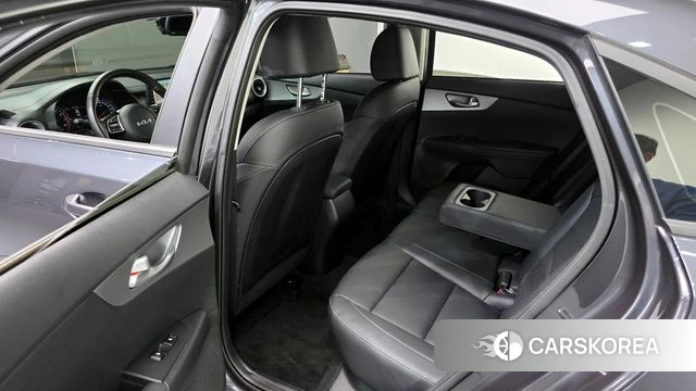 Kia The New K3 2nd generation 2022 Серый из Кореи, фото 2