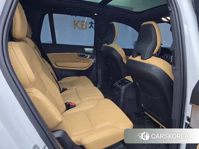 Volvo XC90 second Generation 2024 Белый из Кореи, фото 2