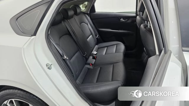 Kia The New K3 2nd generation 2023 Белый из Кореи, фото 2