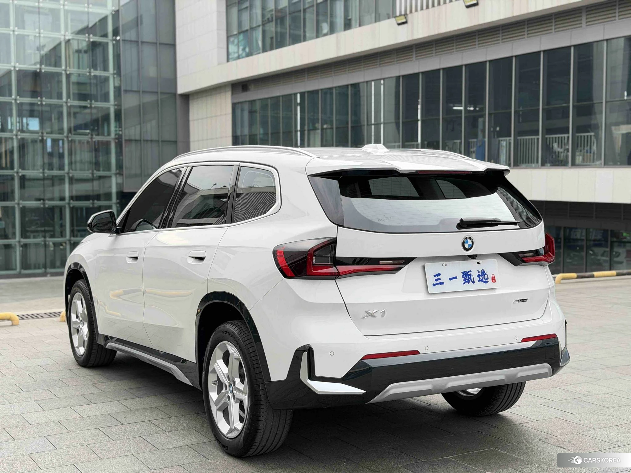 BMW X1 2023 Белый из Китая, фото 2