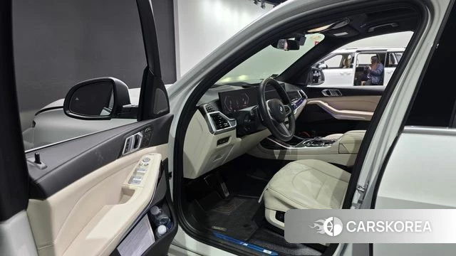 BMW X7 (G07) 2025 Белый из Кореи, фото 2