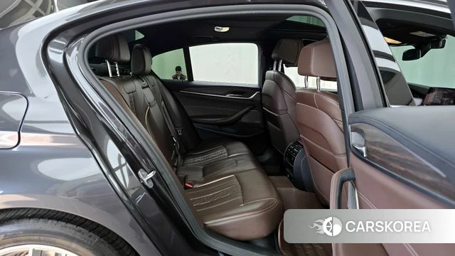 BMW 5 Series (G30) 2020 Серый из Кореи, фото 2