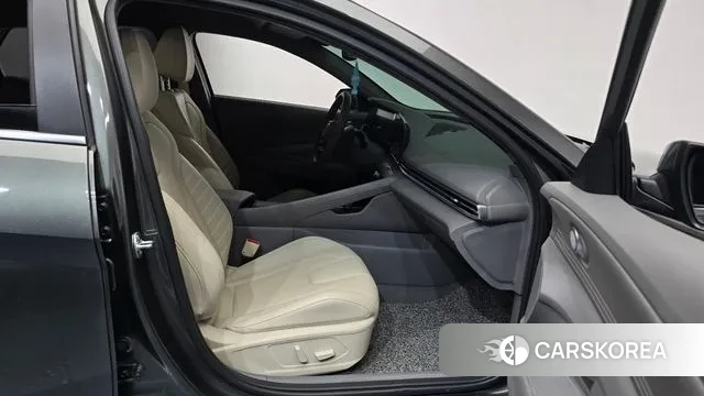 Hyundai The New Avante (CN7) 2023 Серый из Кореи, фото 2