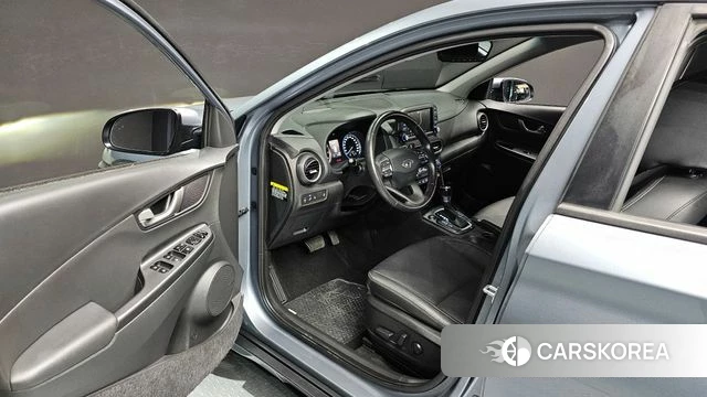 Hyundai Kona 2019 Светло-серебряный цвет из Кореи, фото 2