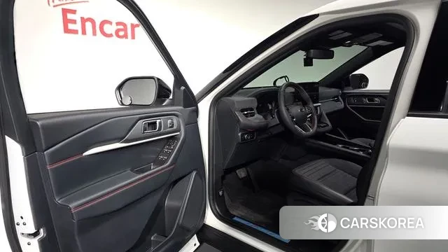 Ford Explorer 6th Generation 2025 Белый из Кореи, фото 2