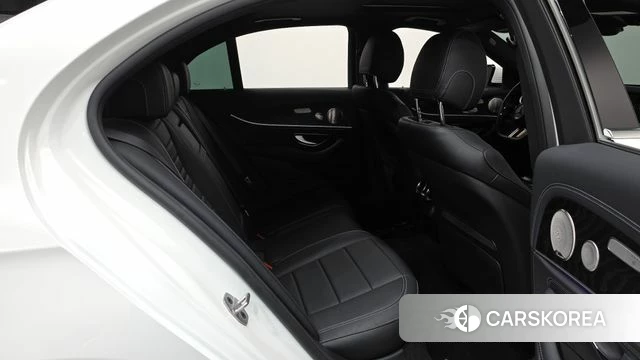 Mercedes-Benz E-Class W213 2023 Белый из Кореи, фото 2