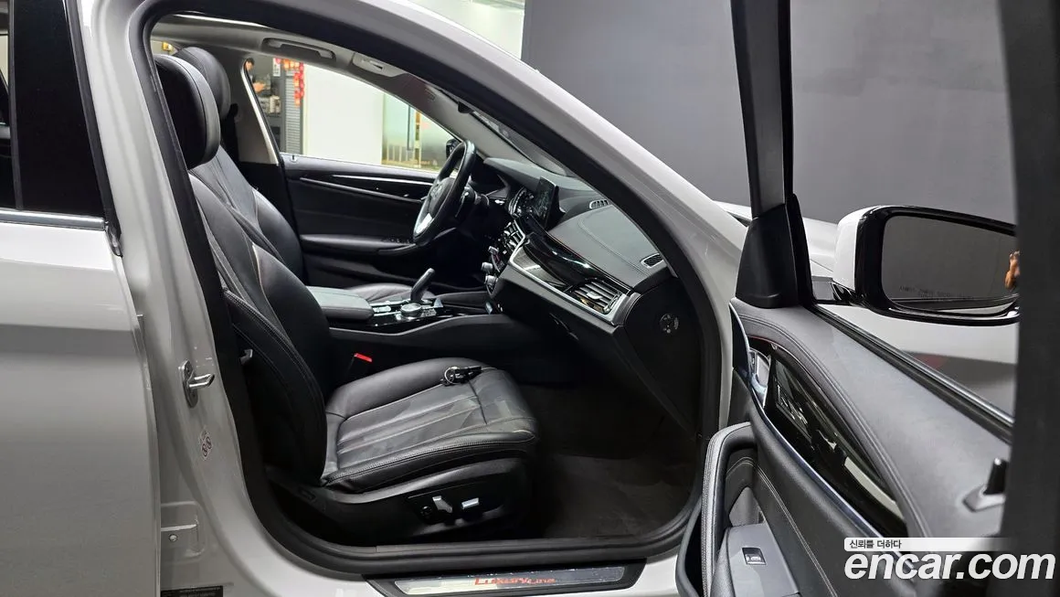 BMW 5 Series (G30) id 2069555 из Кореи 2