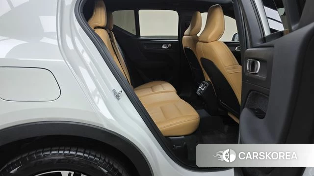 Volvo XC40 2021 Белый из Кореи, фото 2
