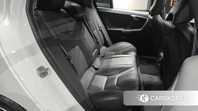 Volvo S60 2018 Белый из Кореи, фото 2