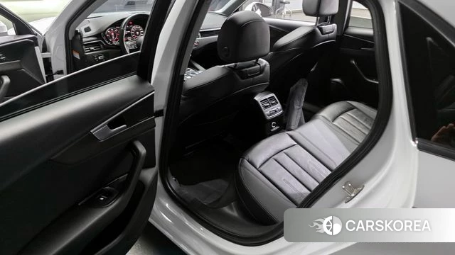 Audi A4 (B9) 2018 Белый из Кореи, фото 2